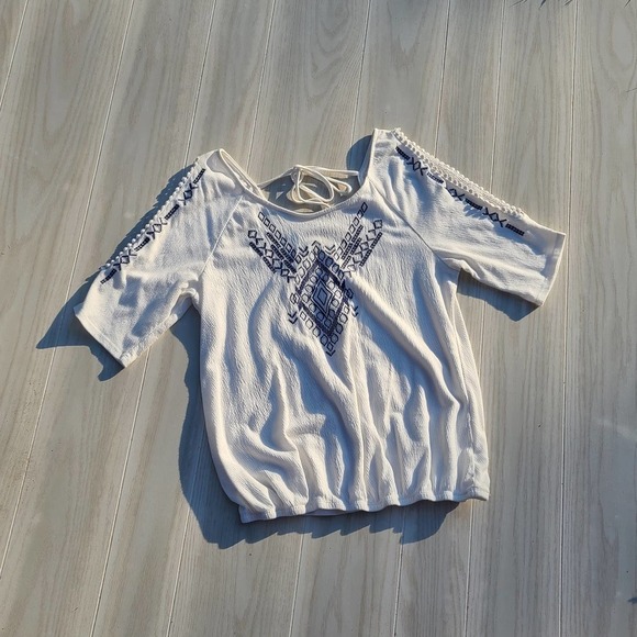 MAURICES short sleeves tie in the back - Picture 7 of 16